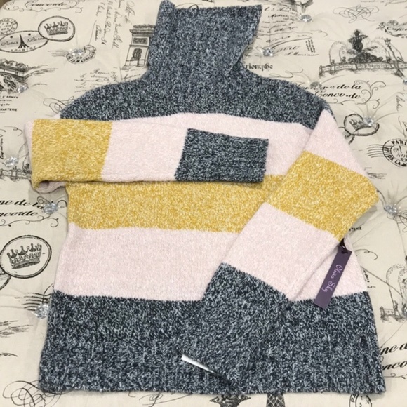 Olivia Sky Long Sleeve Turtleneck Sweater - Picture 5 of 9